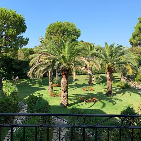 Appartement Agreable En Bord De Mer Вильфранш-сюр-Мер Экстерьер фото
