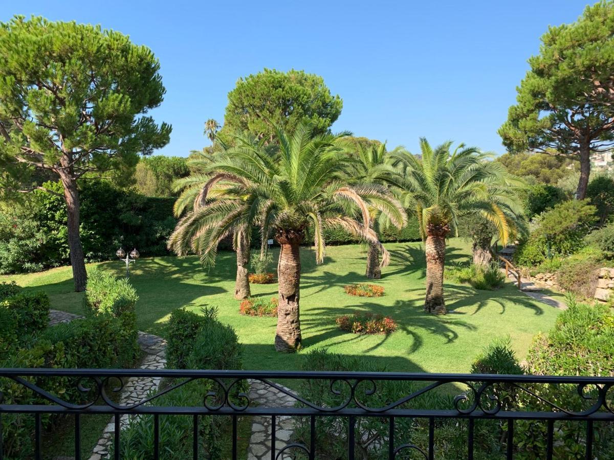 Appartement Agreable En Bord De Mer Вильфранш-сюр-Мер Экстерьер фото